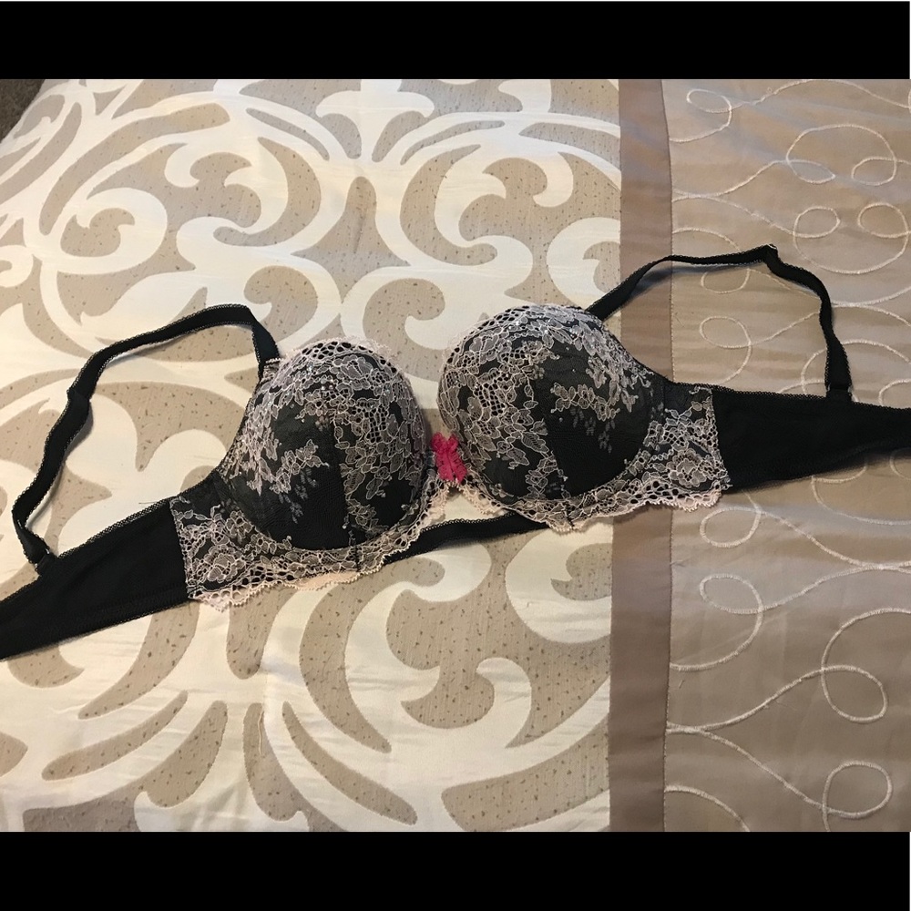 Victoria’s Secret Bra LIKE NEW